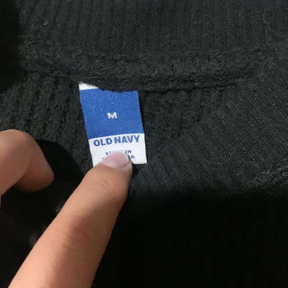 Old navy long sleeve - Picture 3 of 4